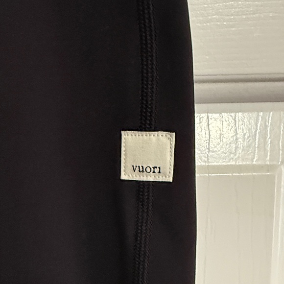 Vuori Women's Black Daily Leggings - Picture 2 of 4